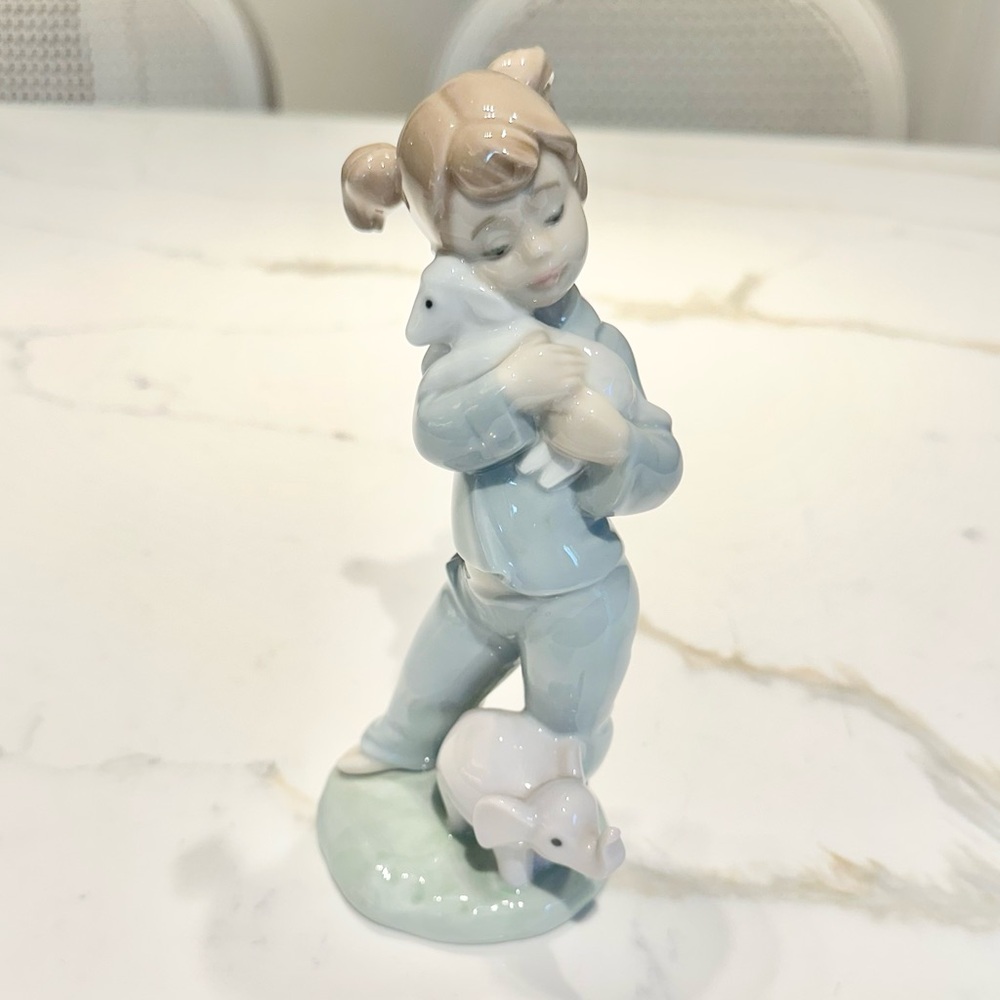 Lladro NAO “Special Friends”. Pristine like new condition.